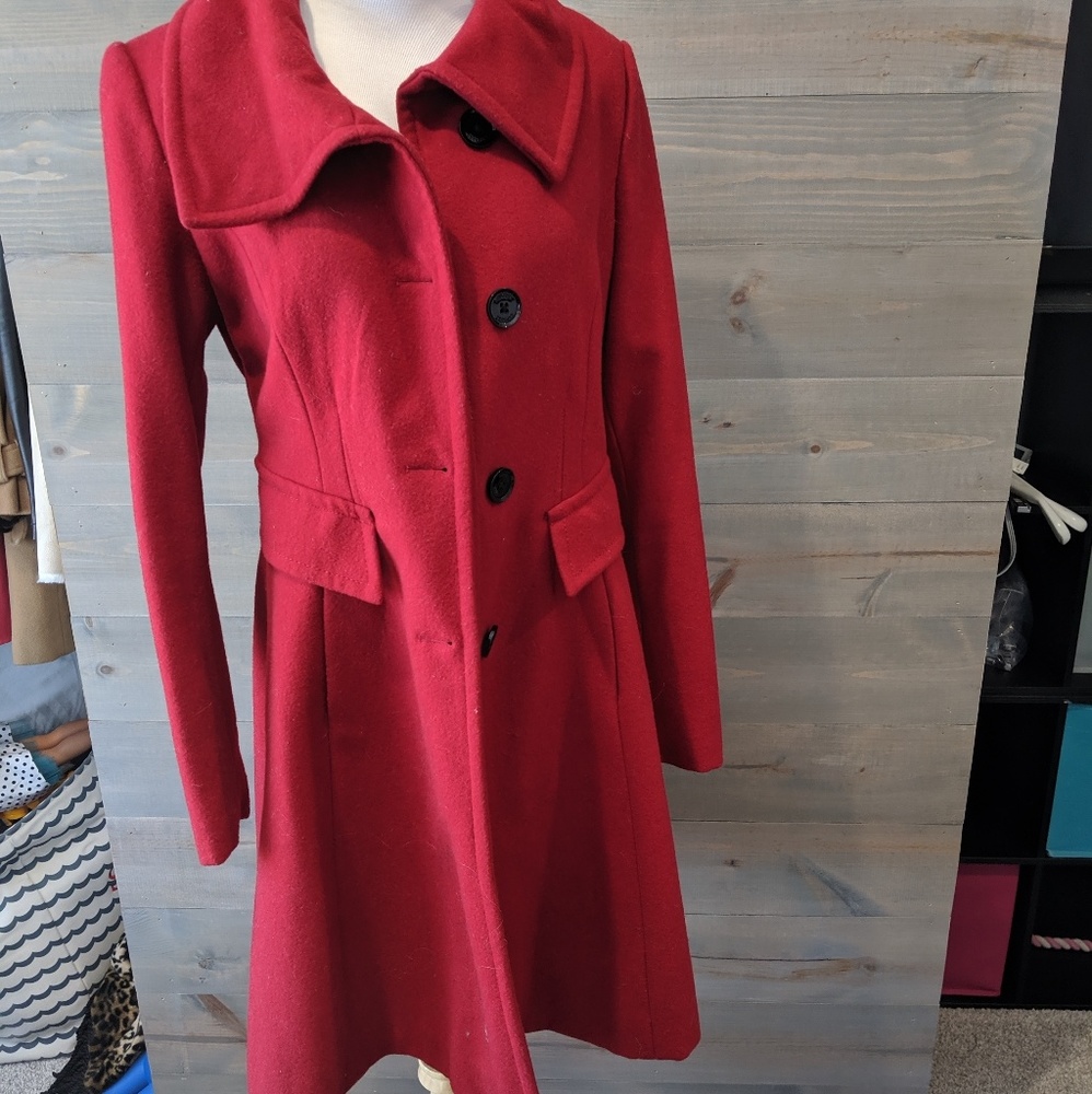 Express red peacoat